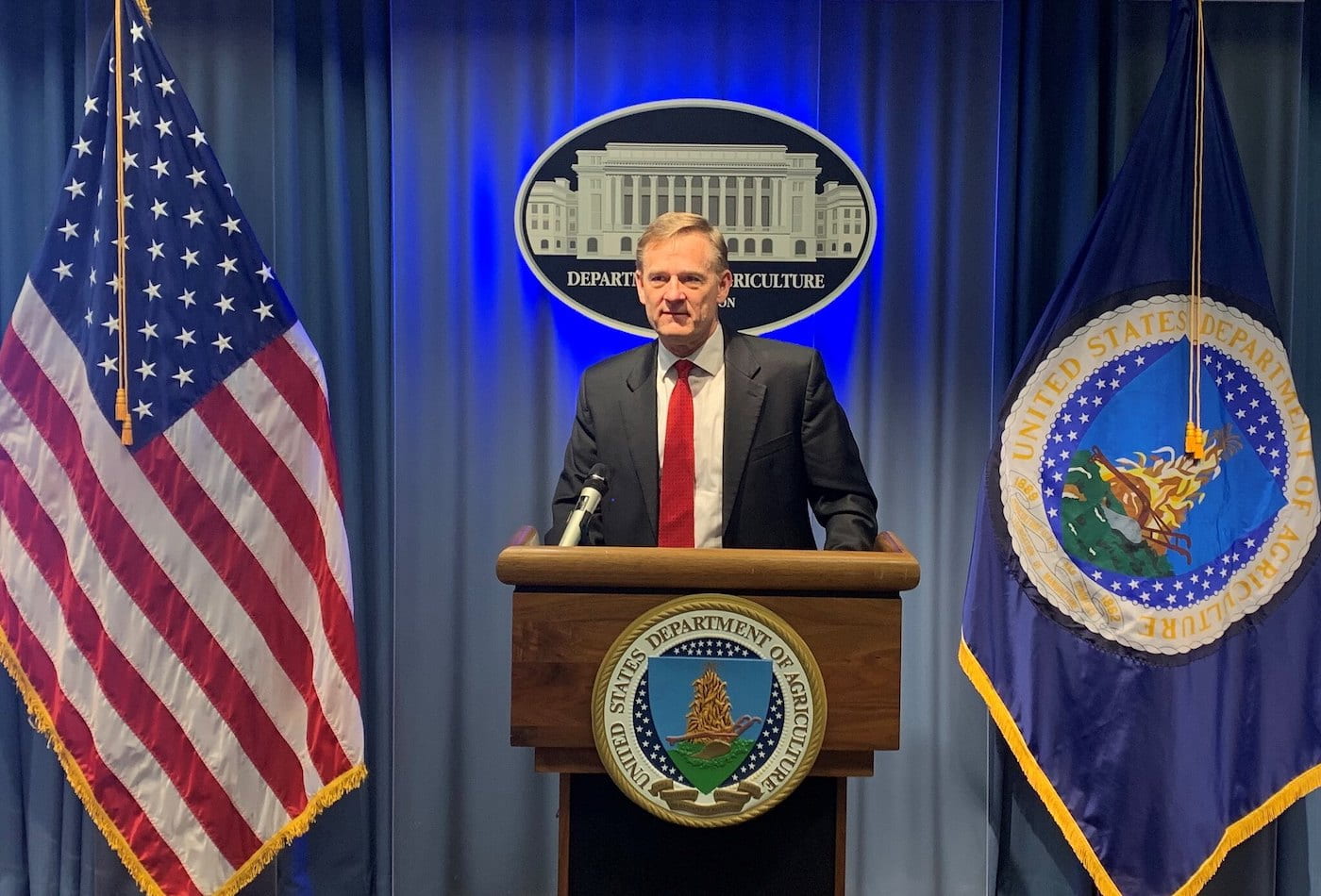 AG ECON AWARD — Bruce Ahrendsen, professor of agricultural economics and agribusiness for the University of Arkansas System, speaks before receiving an award from the USDA Economists Group in Washington, D.C. (Photo courtesy USDA Economists Group)