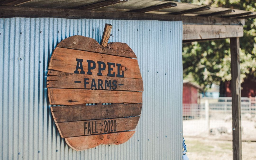 Apple farms sign